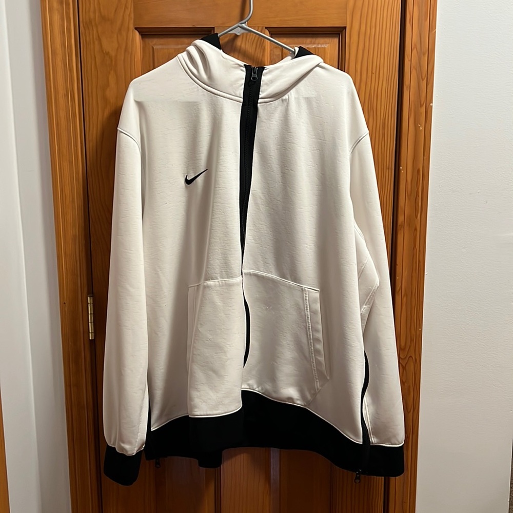 Nike 3XL Dri-Fit Men’s Full Zip sweatshirt. Preworn condition.